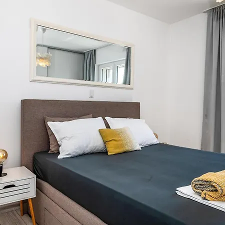 Appartement In With Jacuzzi *