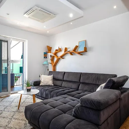 Apartment In With Jacuzzi