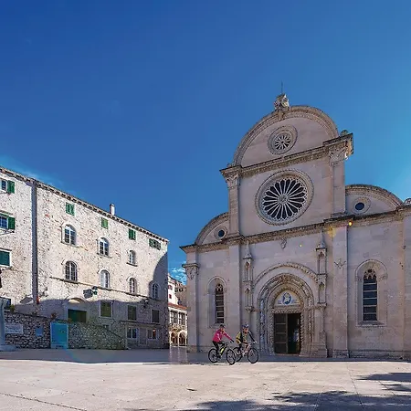 Apartment In With Jacuzzi Sibenik
