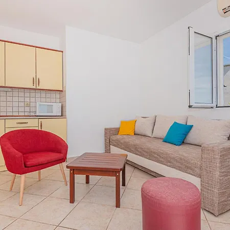 Apartment Cozy In Primosten
